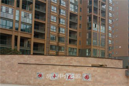 四楼西山55平全款更名，低！价具体来问我！网上不让打！